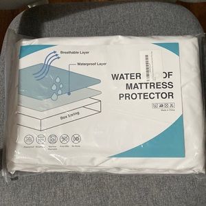 NIB! WATERPROOF MATTRESS PROTECTOR
